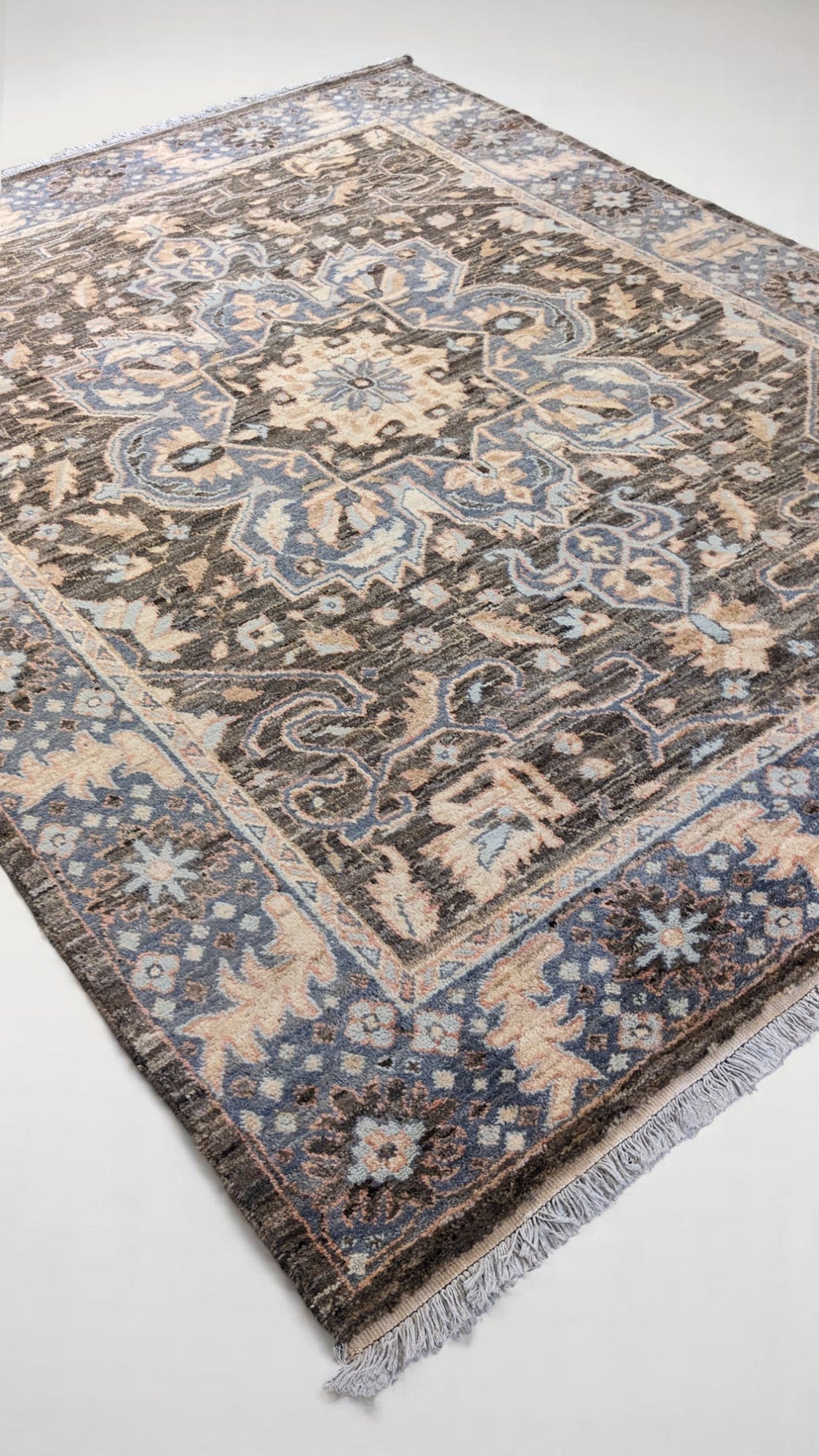 Wrealm Hand Knotted Rug-1